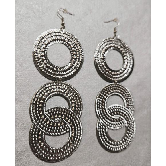 Silver Tone Textured Earrings Long 5.75" Dangle Drop Round Circles - Picture 2 of 4